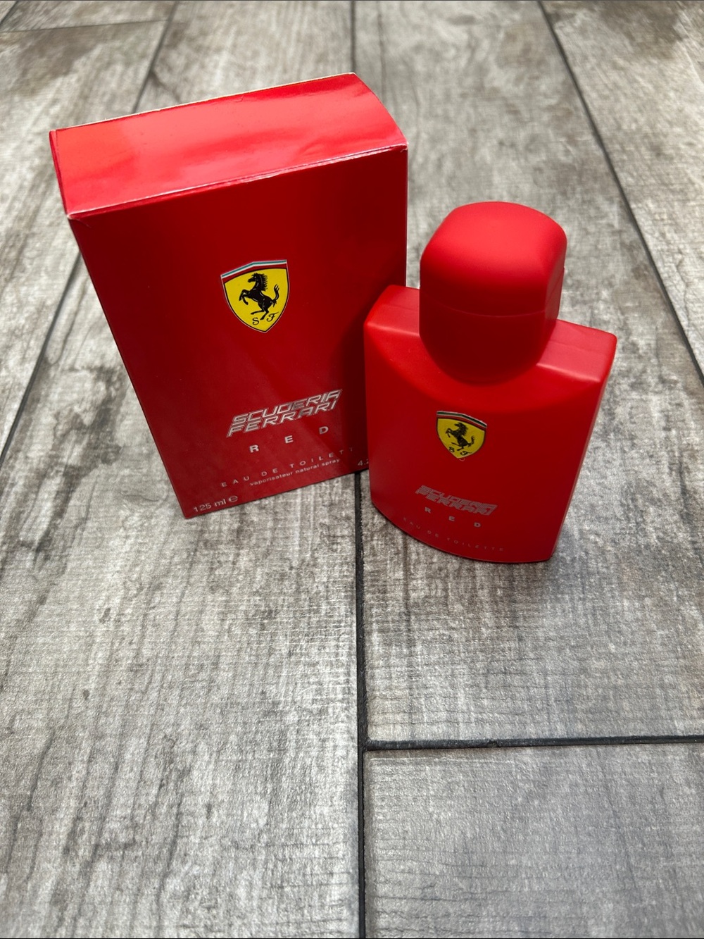 Scuderia Ferrari Men’s Red Box New never used